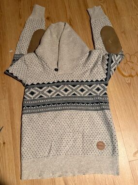 Barbour Cream Hooded Ribbed Knit Pullover with Rust Trim